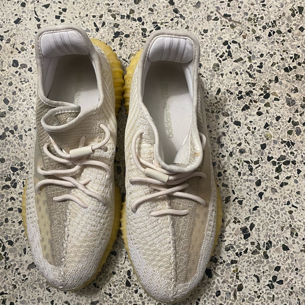 Yeezy Abez used with box